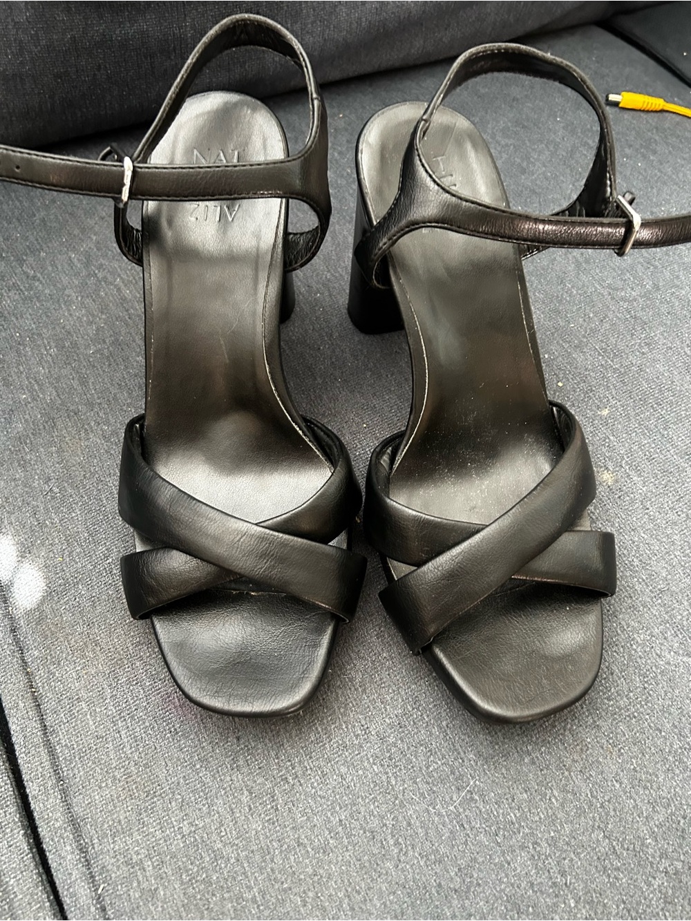 Naturalizer Black Leather Crisscross Strap Heeled Sandals